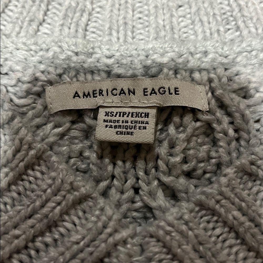 American Eagle Outfitters Light Gray V-Neck Sweater - Picture 2 of 5